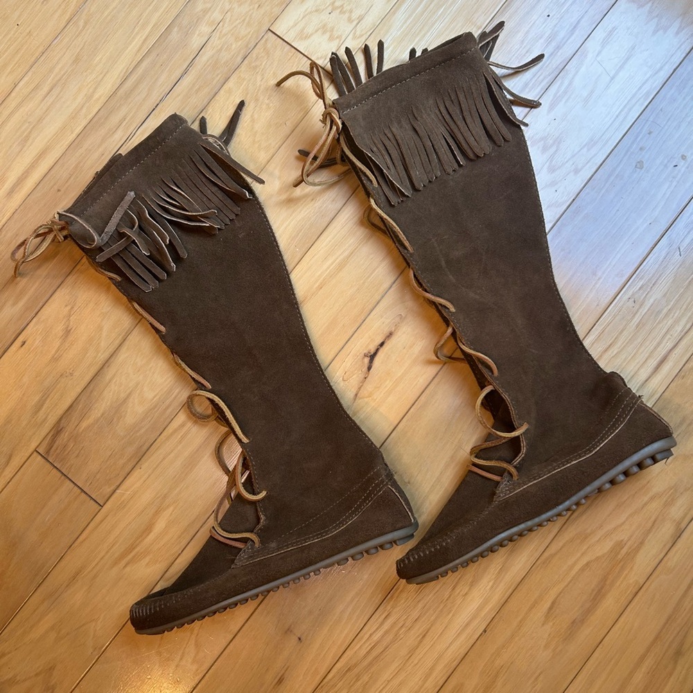 Minnetonka Brown Suede Front Lace Knee-High Leather Boots - Picture 11 of 12